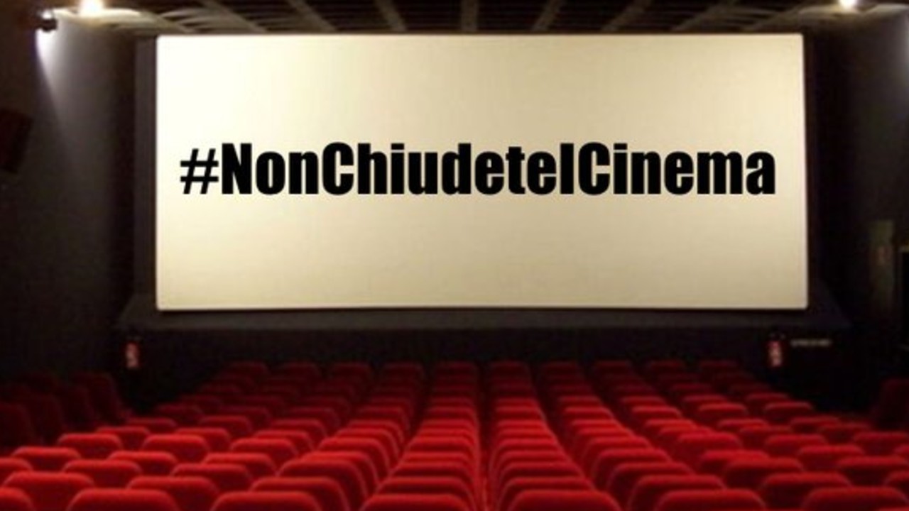 #NonChiudeteICinema