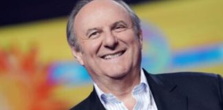 Gerry Scotti sorridente