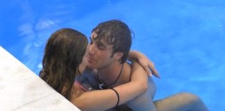 Paolo Ciavarro e Clizia Incorvaia nella piscina della casa