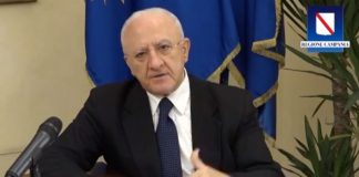 Una diretta Facebook di De Luca