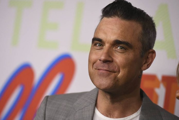 “Gli alieni mi hanno rapito insieme a Robbie Williams”. Il racconto di un 57enne fa il giro del web