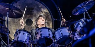 Stefano D'Orazio alla batteria