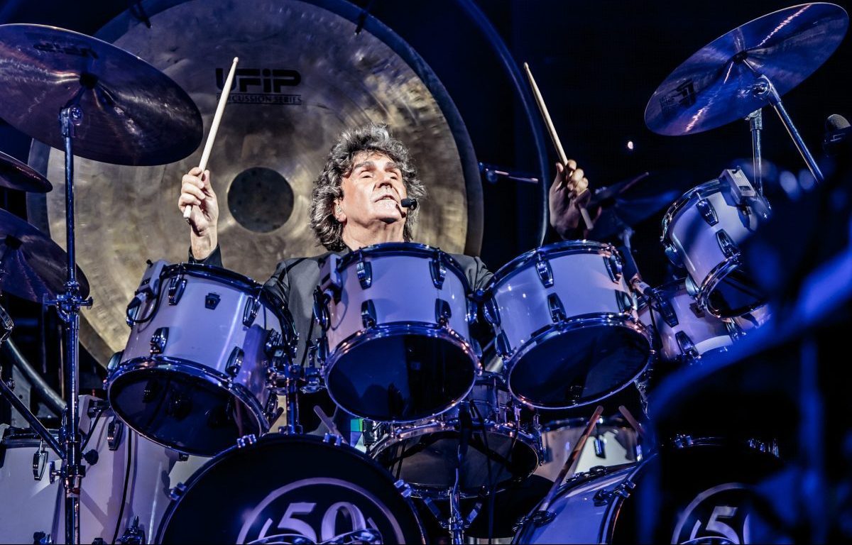 Stefano D'Orazio alla batteria