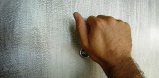 l'amante non gli ha aperto