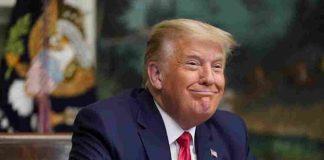 Trump concede grazia a George Papadopoulos e si barrica nella casa bianca rifiutandosi di lasciarla