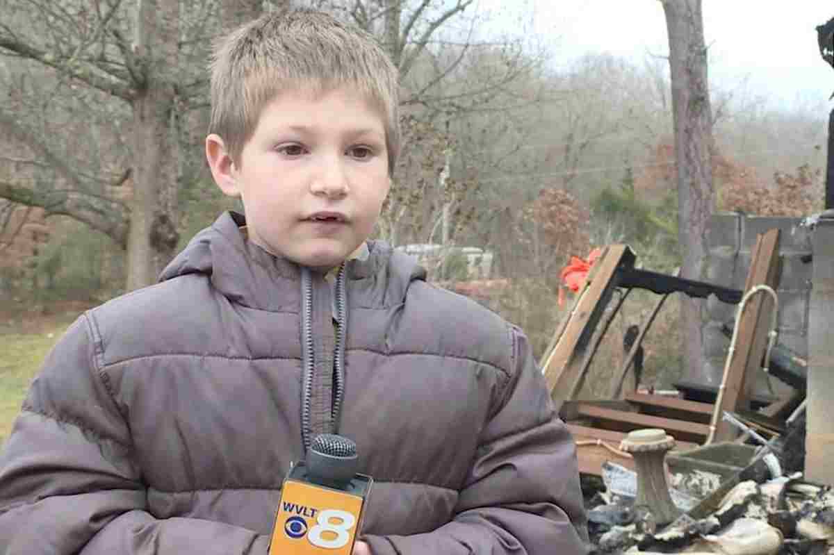 Bimbo di 7 anni salva la sorellina di 22 mesi dall'incendio