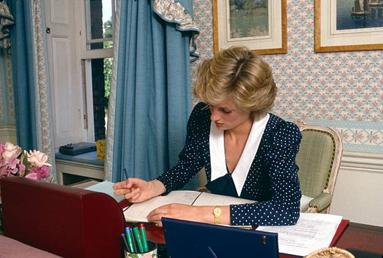 Lady Diana scrive