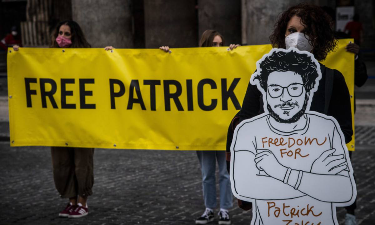 Patrick Zaky In Carcere Per Altri 45 Giorni Fabrizio Corona Si Schiera Al Suo Fianco Non C E Pace Senza Giustizia