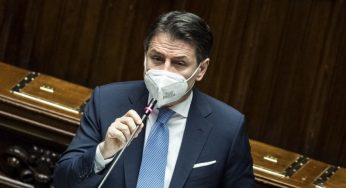 Governo Conte ottiene la fiducia anche al Senato, caos in Forza Italia