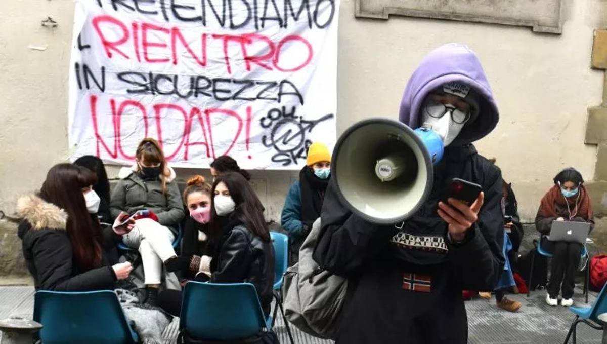 Sciopero studenti rientro a scuola