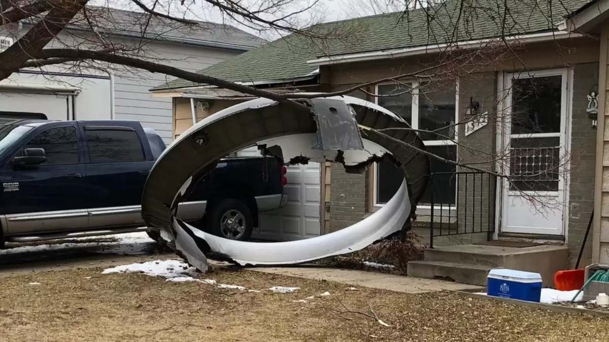 incidente aereo denver boeing 777