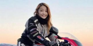 Motociclista fake donna