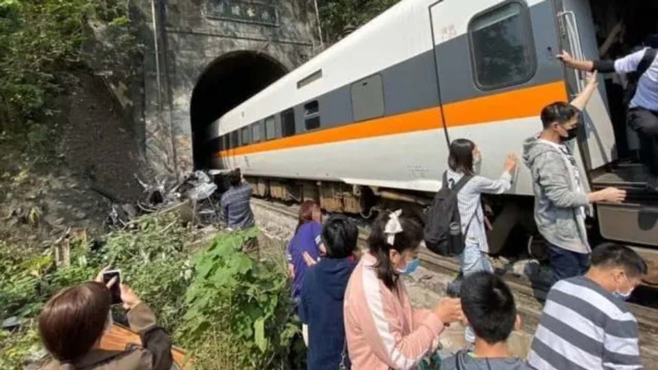 Treno deragliato a Taiwan