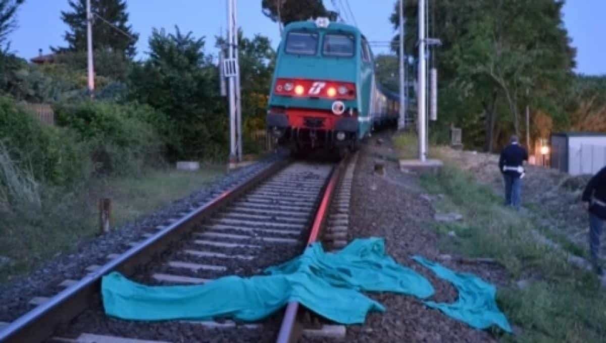 Suicida sotto un treno