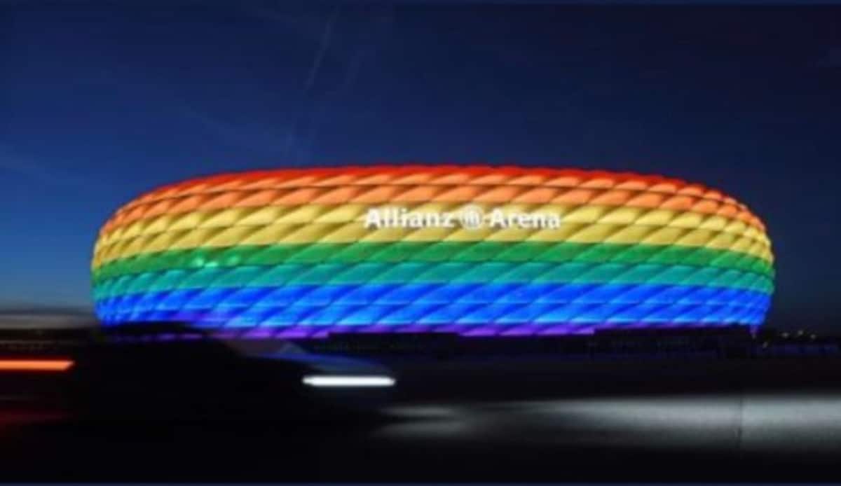 Colori arcobaleno sull'Allianz Arena