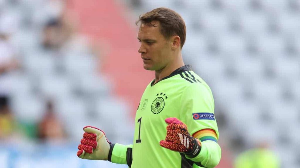 Neuer, fascia arcobaleno