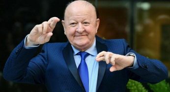 E’ Massimo Boldi l’inventore di Striscia la notizia? La redazione del tg satirico: “E’ una fake news”