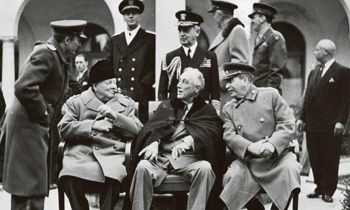 Churchill Roosevelt e Stalin