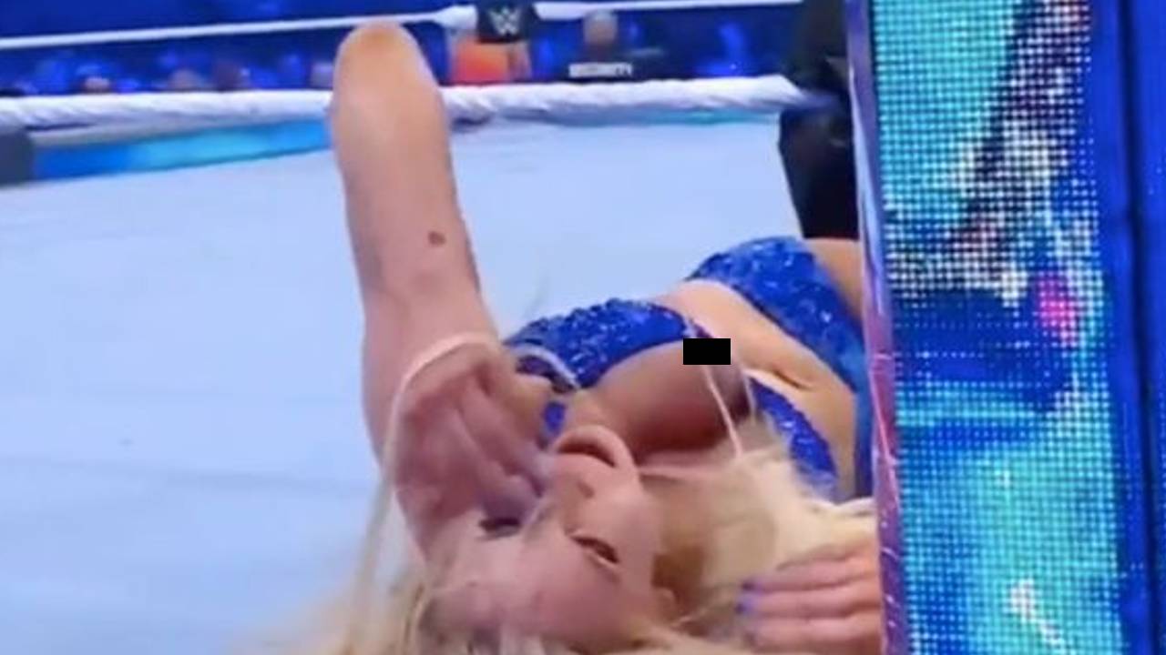 Enola bedard nip slip