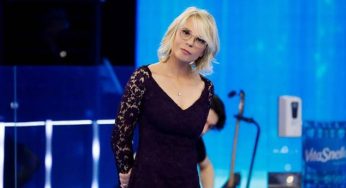 Illuso da Maria De Filippi: che bordata per la conduttrice | Un ex pupillo senza freni