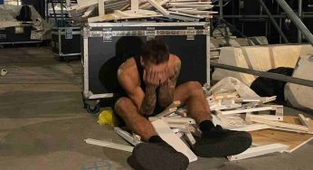 “Scusate non mi è mai successo” | Paura per Blanco durante un concerto – VIDEO