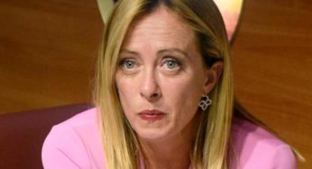 Gaffe di Giorgia Meloni: la verità sulla presunta citazione di Gandhi | Social scatenati