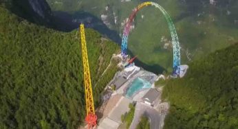 Qual è l’altalena più grande del mondo? Le immagini in prima persona fanno davvero impressione