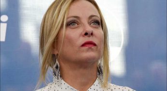 La mamma di Giorgia Meloni è una furia | “Si vergogni questa signora”